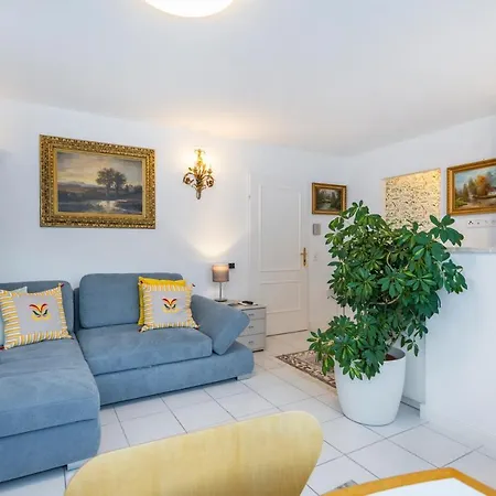 Residenz Kaiser Franz Josef Aparthotel 4*
